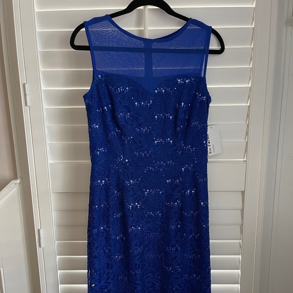 Dress - Picture 1 of 3